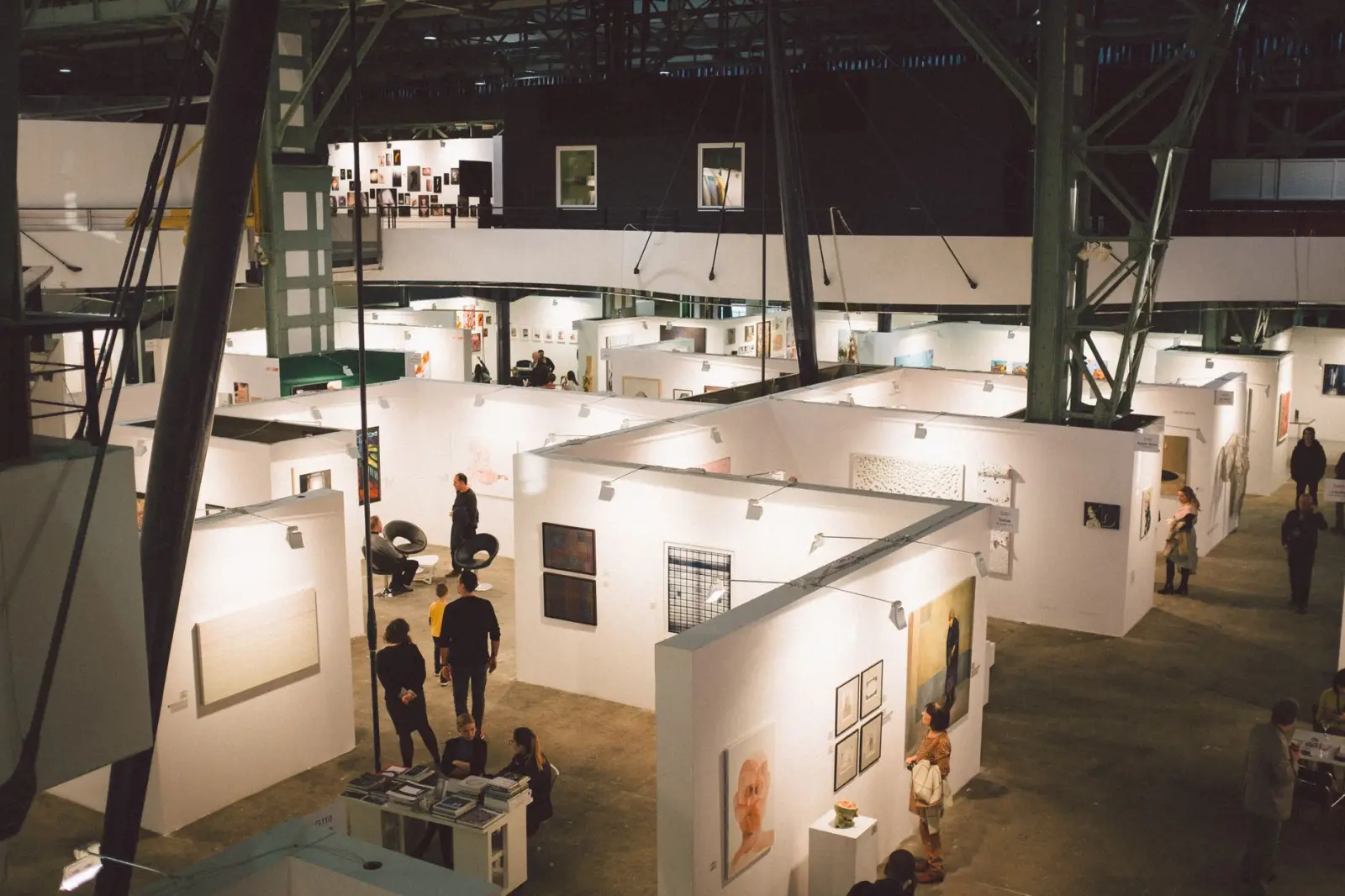 工业胶粘剂选购指南：信展胶业材料帮您匹配粘接需求